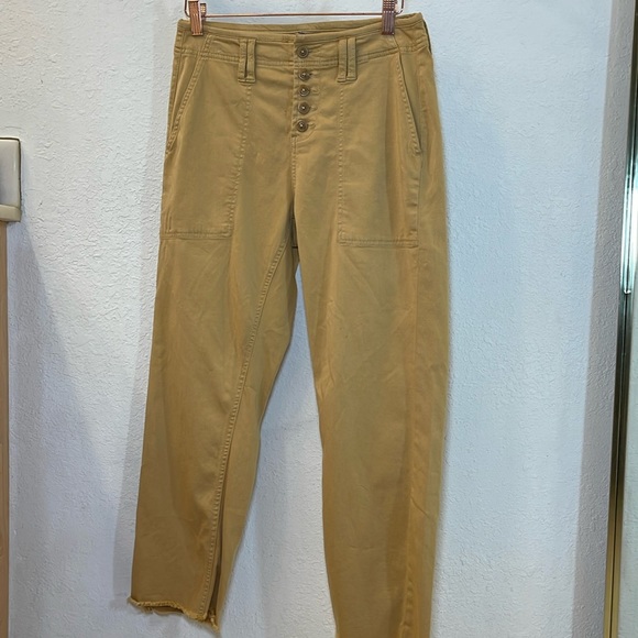 Liverpool High-Rise Crop Straight w/Exposed Button Fly & Fray in Golden Glow. - Picture 2 of 12